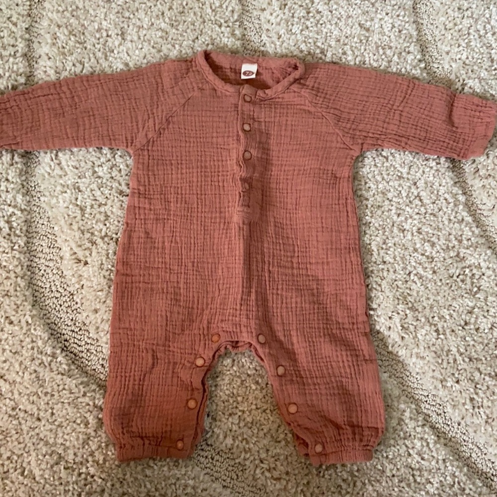 NWOT - Muslin cotton baby romper